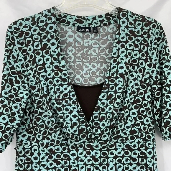 Apt 9 Short Sleeve Top Medium Blue Brown Patterned V-neck - Picture 2 of 9